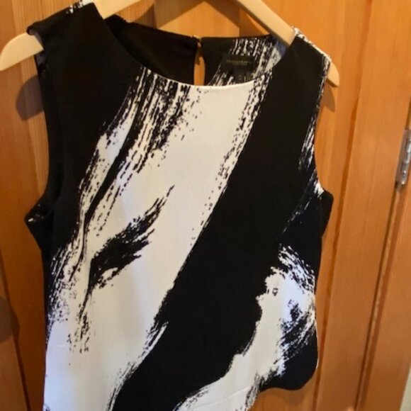 Donna Karan Women's Printed Crewneck Sleeveless Black Cream Top Sz M - Picture 1 of 6